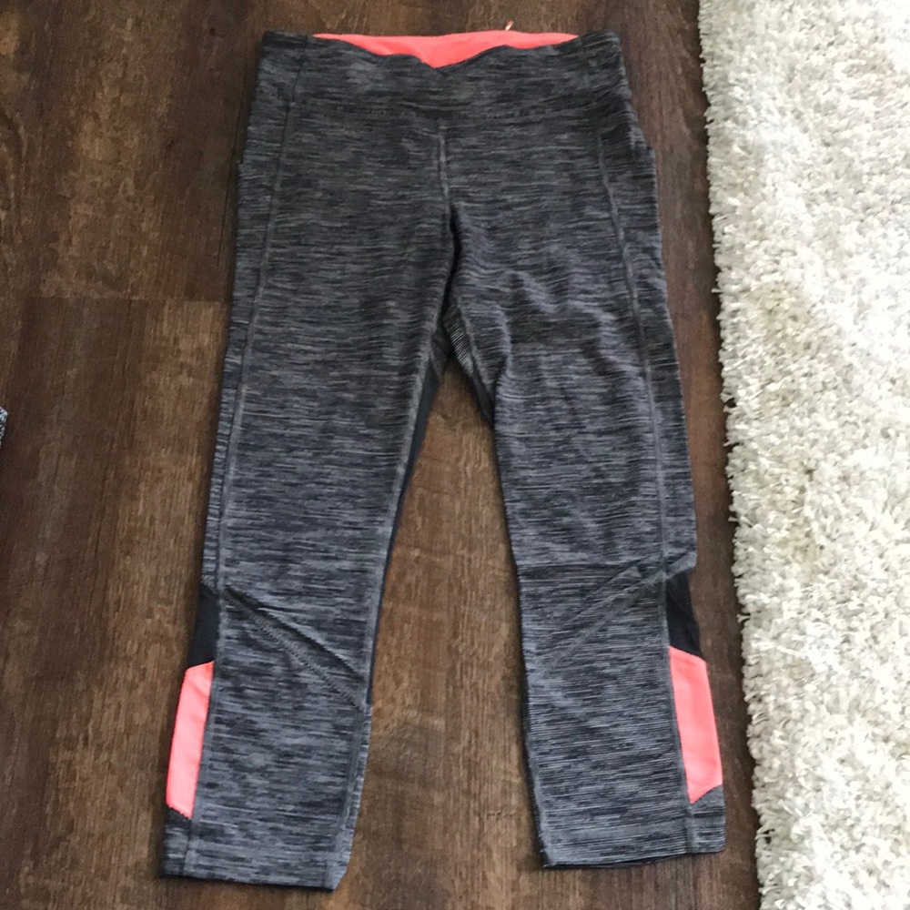 Lululemon pace rival crop